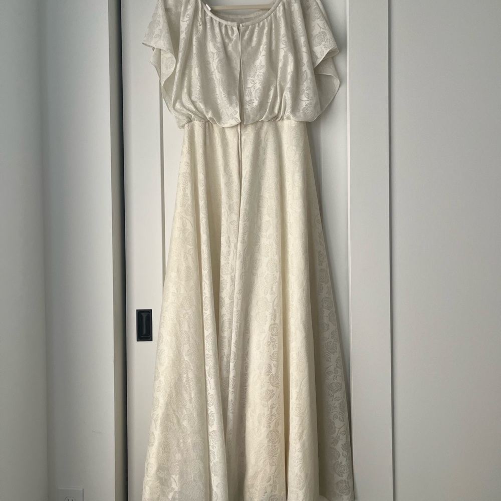 Elegant Cream Maxi Dress
